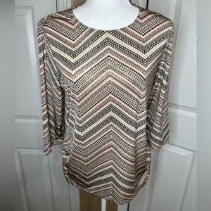 Chicos Travelers Peach Pink Chevron Dots Ruched Side Top Women Size 1 LARGE